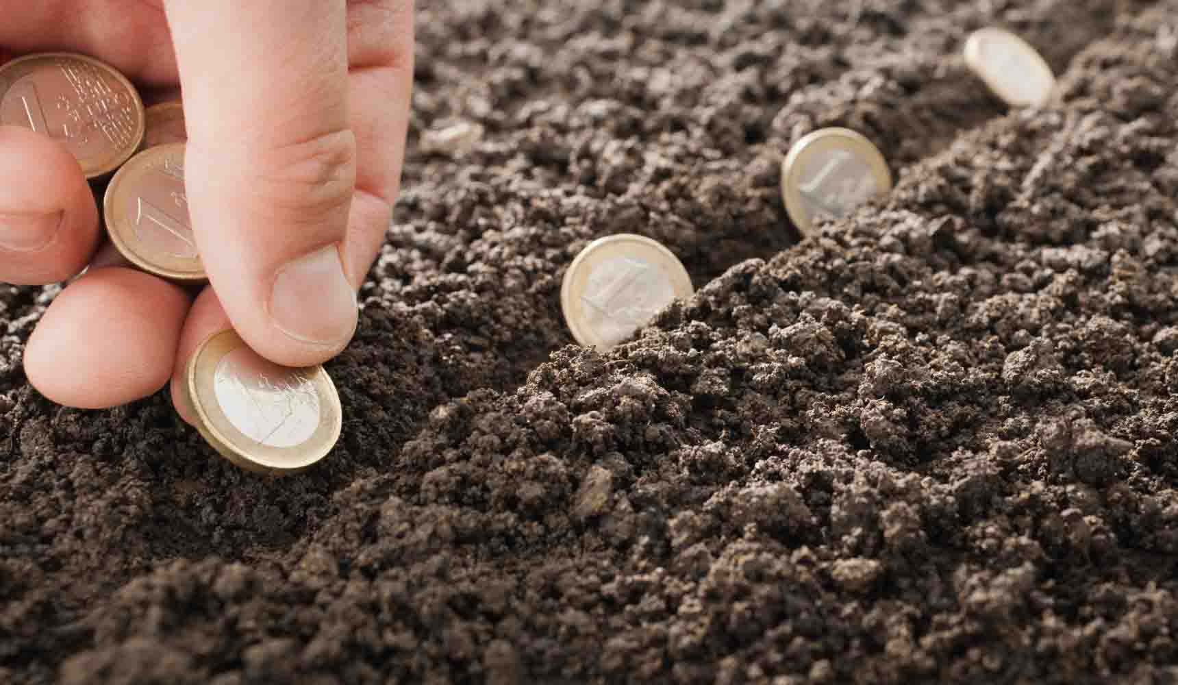 چرا ذهنتان شما را از سرمایهگذاری برای آینده بازمیدارد
